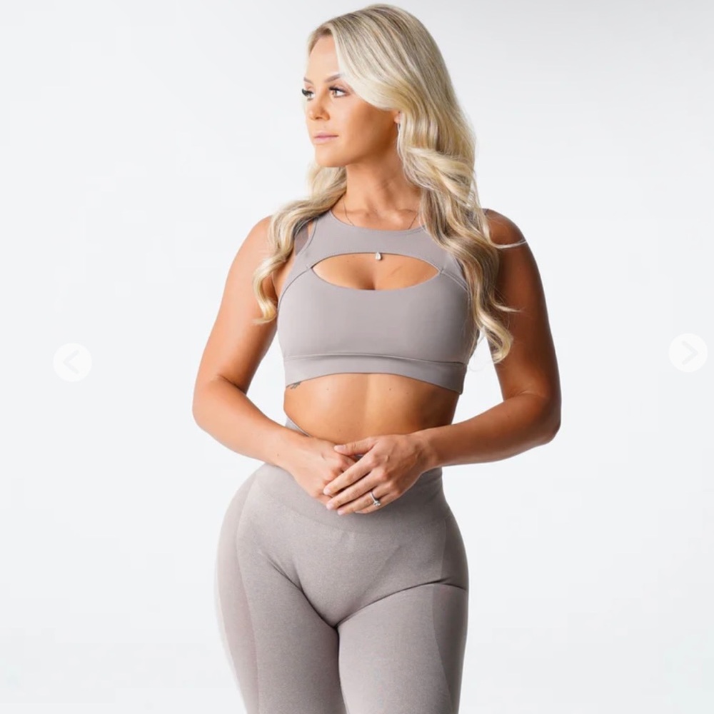 Nvgtn taupe apex bra